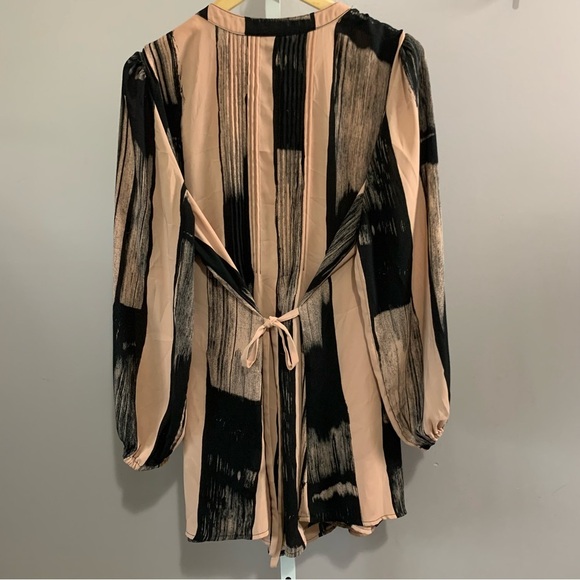 Melissa McCarthy Seven7 Women’s Button Front Blouse  Abstract Print – Size 1X - Picture 4 of 8